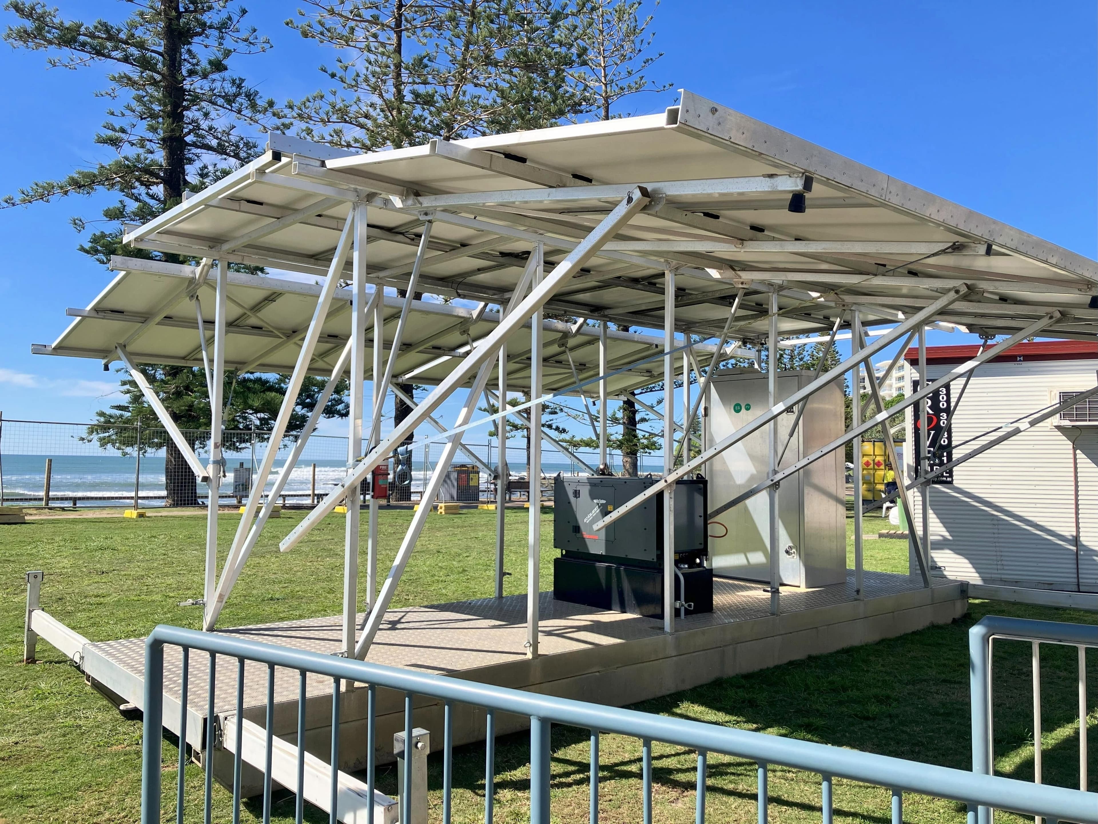 Moffat Beach - Unit Providing Shade
